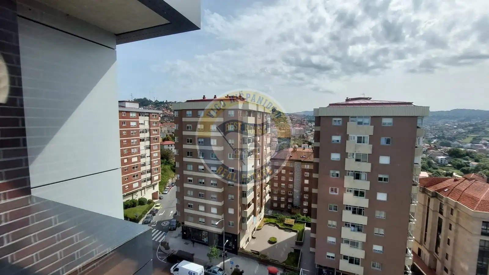Aparcament de Pis de lloguer en Vigo  amb Calefacció, Terrassa i Traster