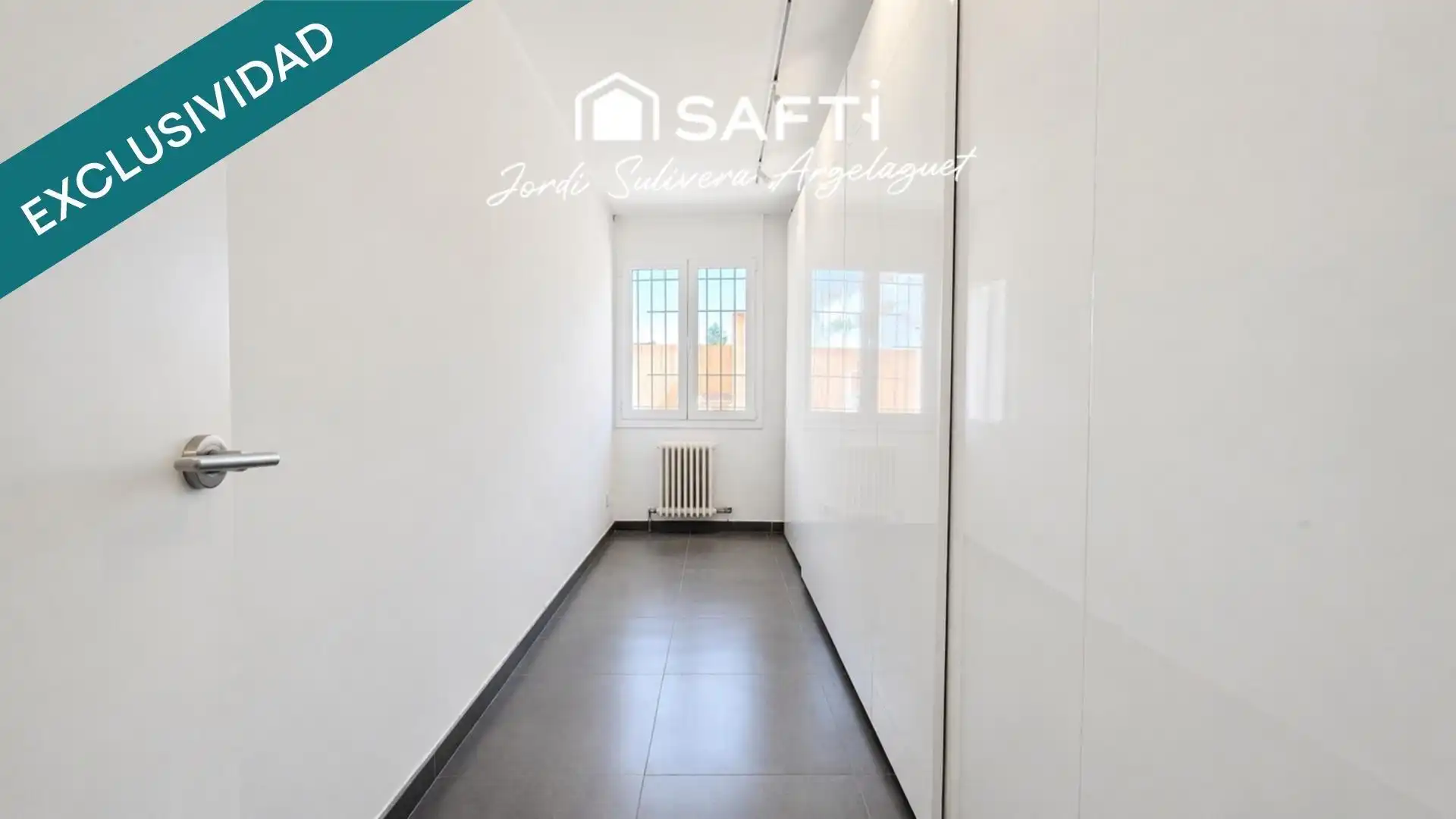 Bedroom of Flat for sale in Girona  with Air Conditioner, Heating and Terrace