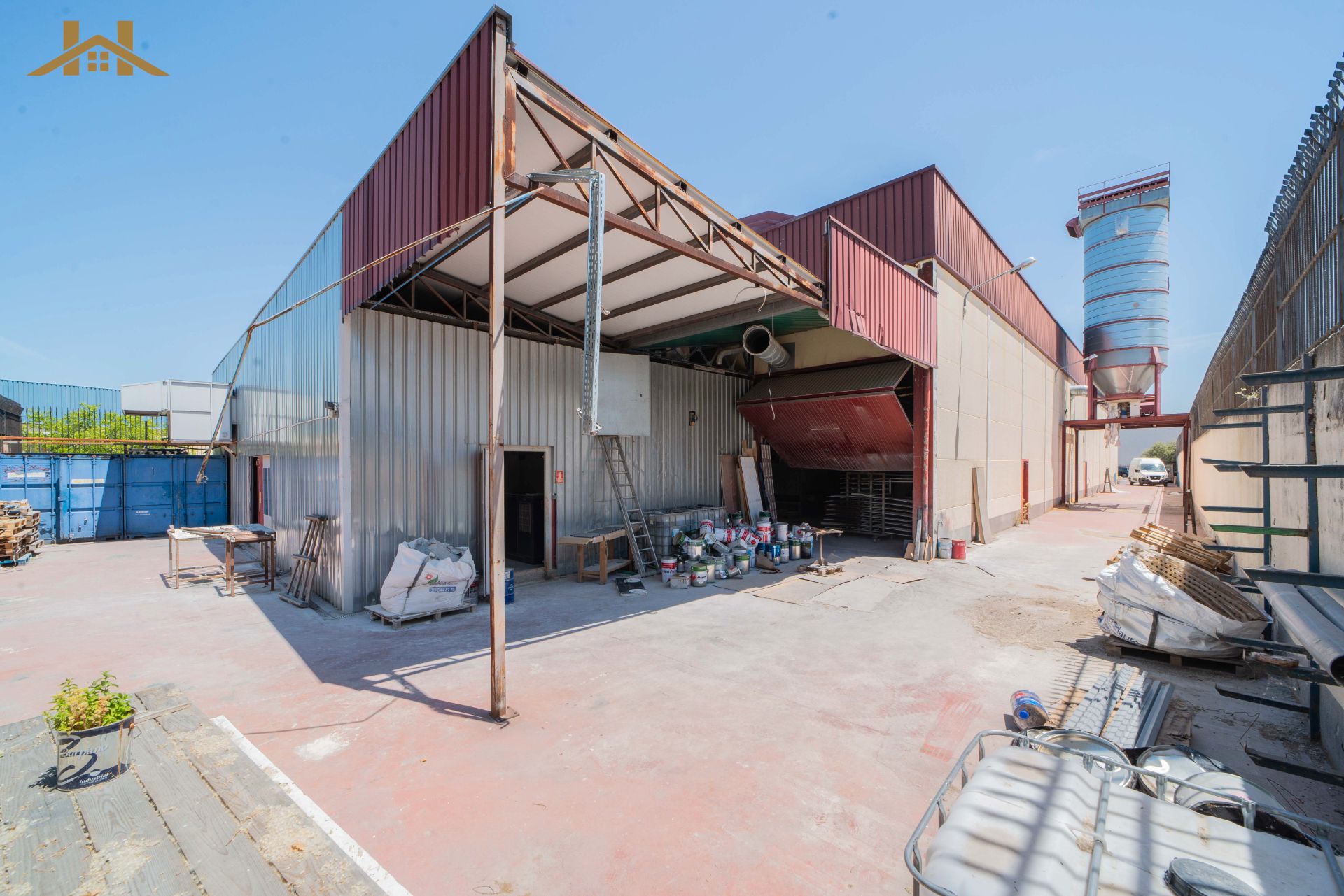 Vista exterior de Nau industrial en venda en Casarrubios del Monte amb Calefacció i Alarma