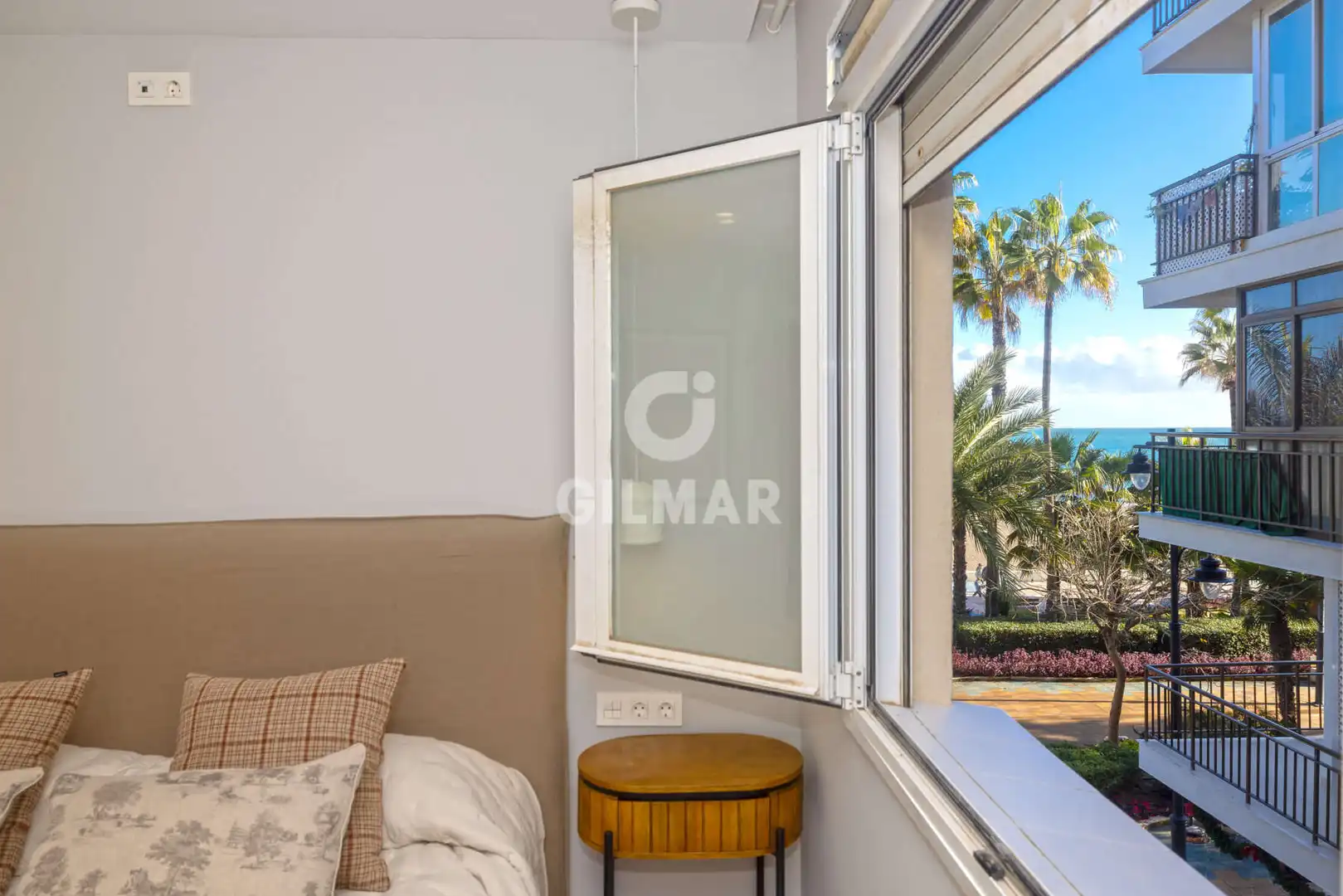 Dormitori de Apartament en venda en Estepona amb Balcó