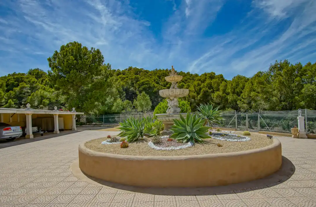 Jardí de Casa o xalet en venda en La Nucia amb Aire condicionat, Terrassa i Traster
