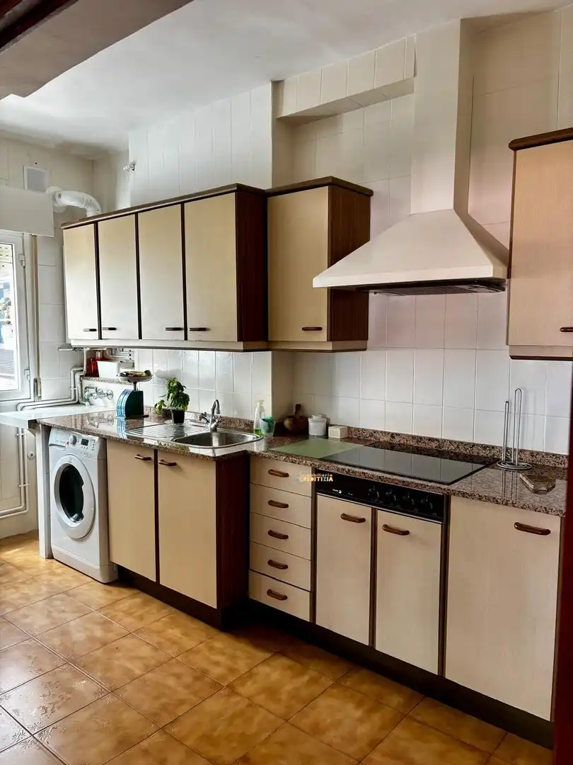 Kitchen of Flat for rent in Vigo   with Heating and Furnished