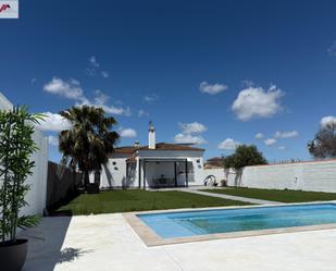 Swimming pool of House or chalet for sale in El Puerto de Santa María  with Air Conditioner, Private garden and Swimming Pool