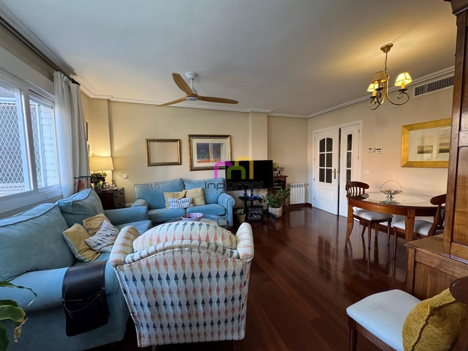 Sala d'estar de Pis en venda en Badajoz Capital amb Aire condicionat