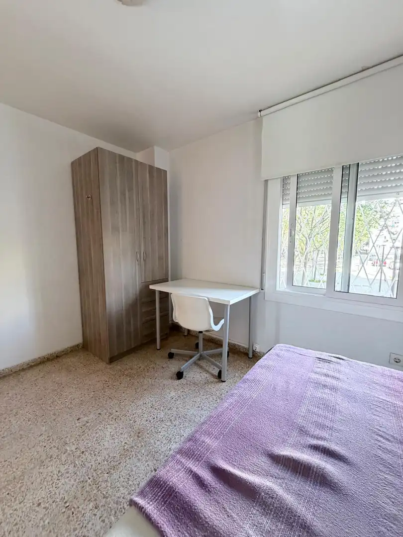 Habitación de Piso en venta en L'Hospitalet de Llobregat con Calefacción y Balcón