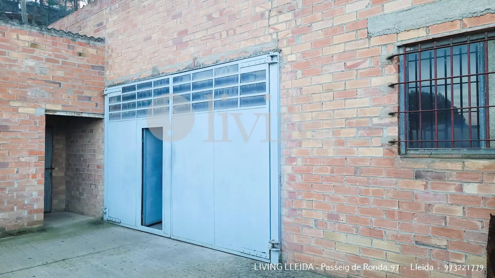 Vista exterior de Nave industrial en venta en Montoliu de Lleida