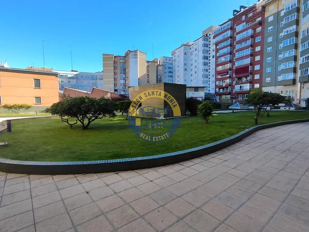 Office for rent in San Claudio - La Chantría