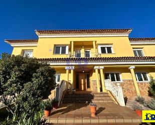 Exterior view of House or chalet for sale in Villalba de la Sierra  with Air Conditioner, Terrace and Balcony