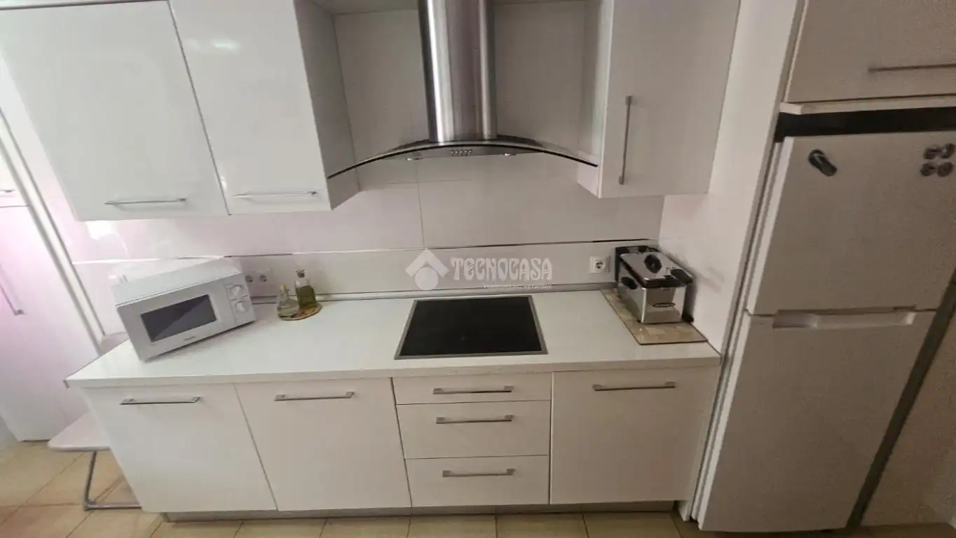 Cocina de Piso en venta en Sevilla con Aire acondicionado