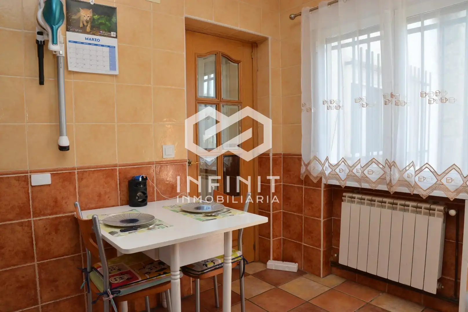 Cocina de Casa o chalet en venta en Valdeaveruelo con Calefacción, Jardín privado y Terraza