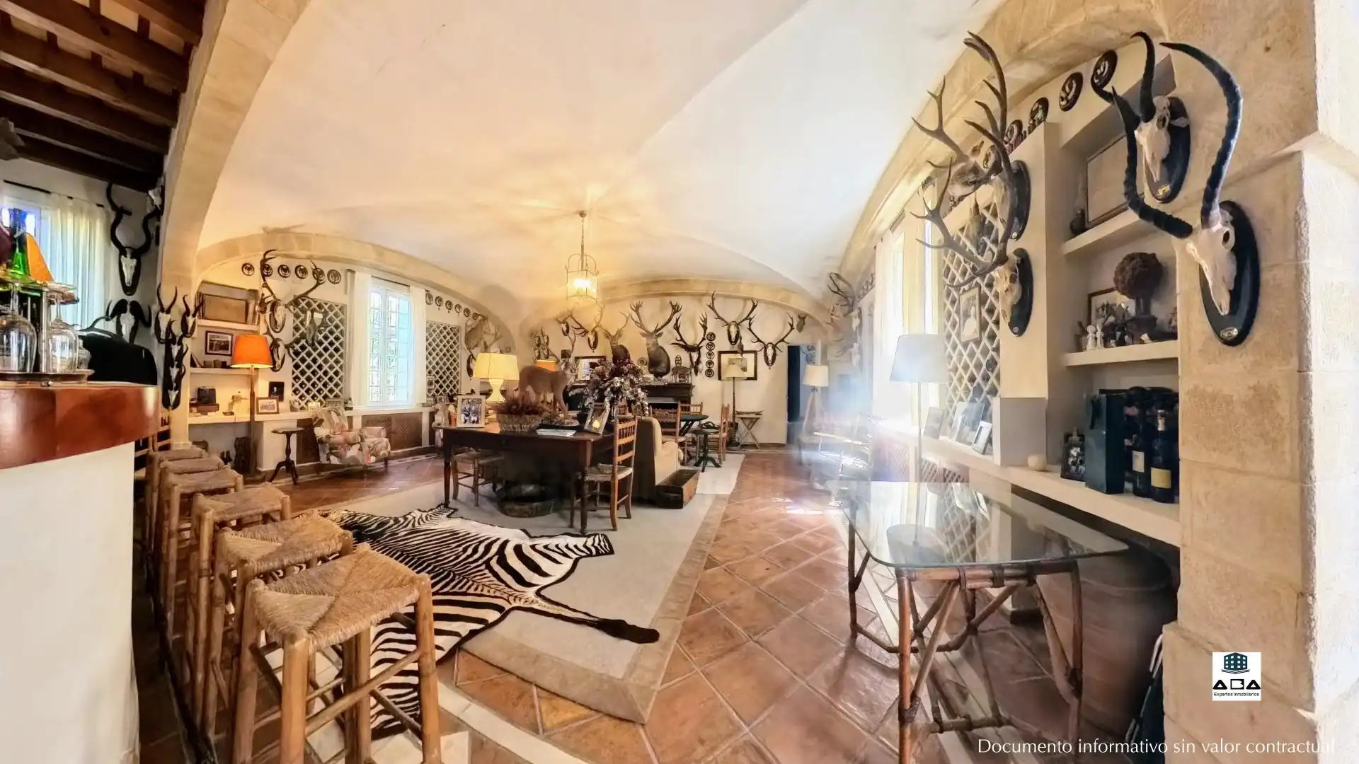 Sala d'estar de Casa o xalet en venda en Jerez de la Frontera amb Aire condicionat, Calefacció i Jardí privat