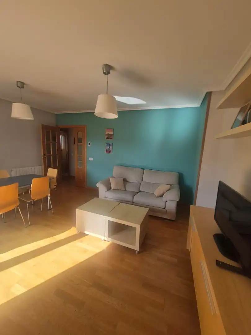 Sala d'estar de Àtic en venda en Ávila amb Calefacció, Terrassa i Traster