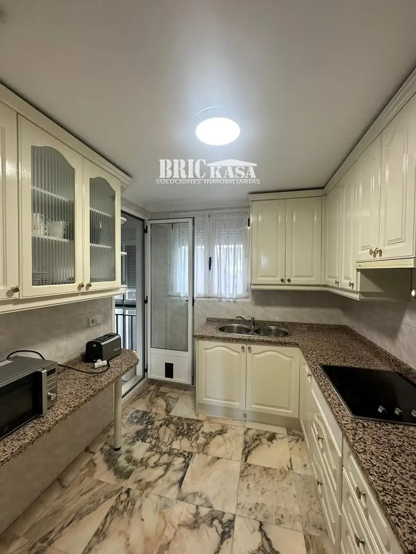 Kitchen of Flat for rent in Cáceres  with Air Conditioner, Heating and Terrace