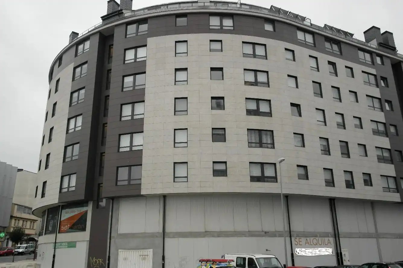 Vista exterior de Local en venta en Narón