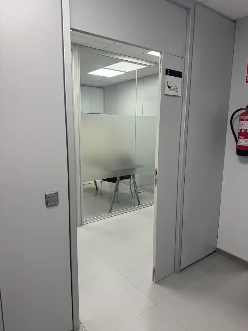 Büro zur Miete in Castelldefels mit Klimaanlage und Heizung
