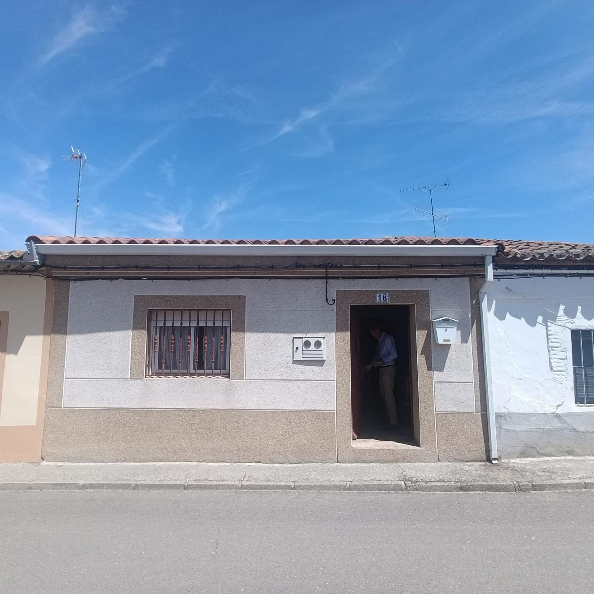Vista exterior de Casa o xalet en venda en Bóveda del Río Almar amb Jardí privat i Terrassa