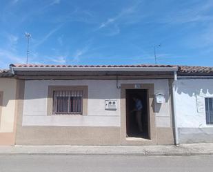 Vista exterior de Casa o xalet en venda en Bóveda del Río Almar amb Jardí privat i Terrassa