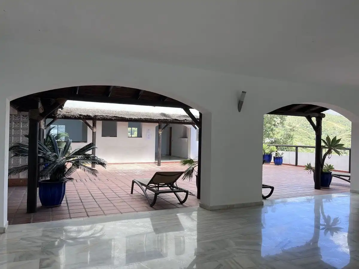 Terrassa de Apartament de lloguer en Estepona amb Calefacció, Terrassa i Moblat