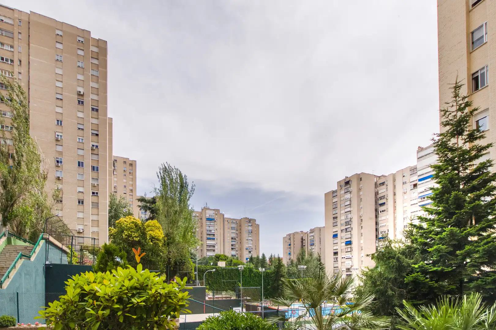 Vista exterior de Pis en venda en Madrid amb Calefacció, Parquet i Terrassa