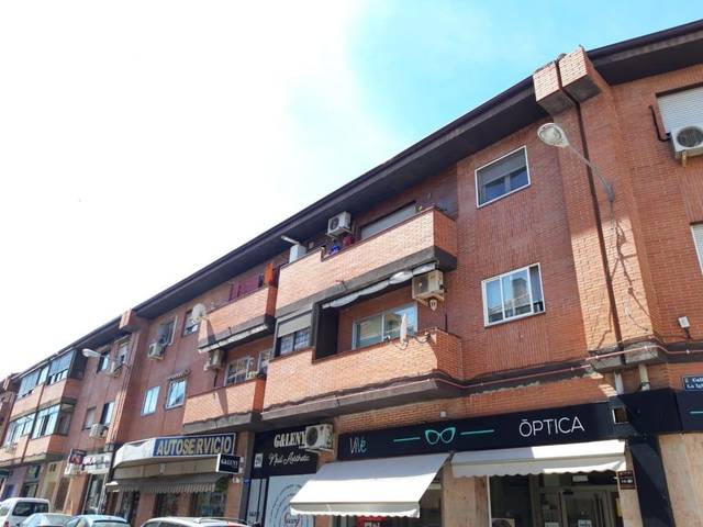 Garaje en Venta en c/ de la iglesia en Velilla de San Antonio