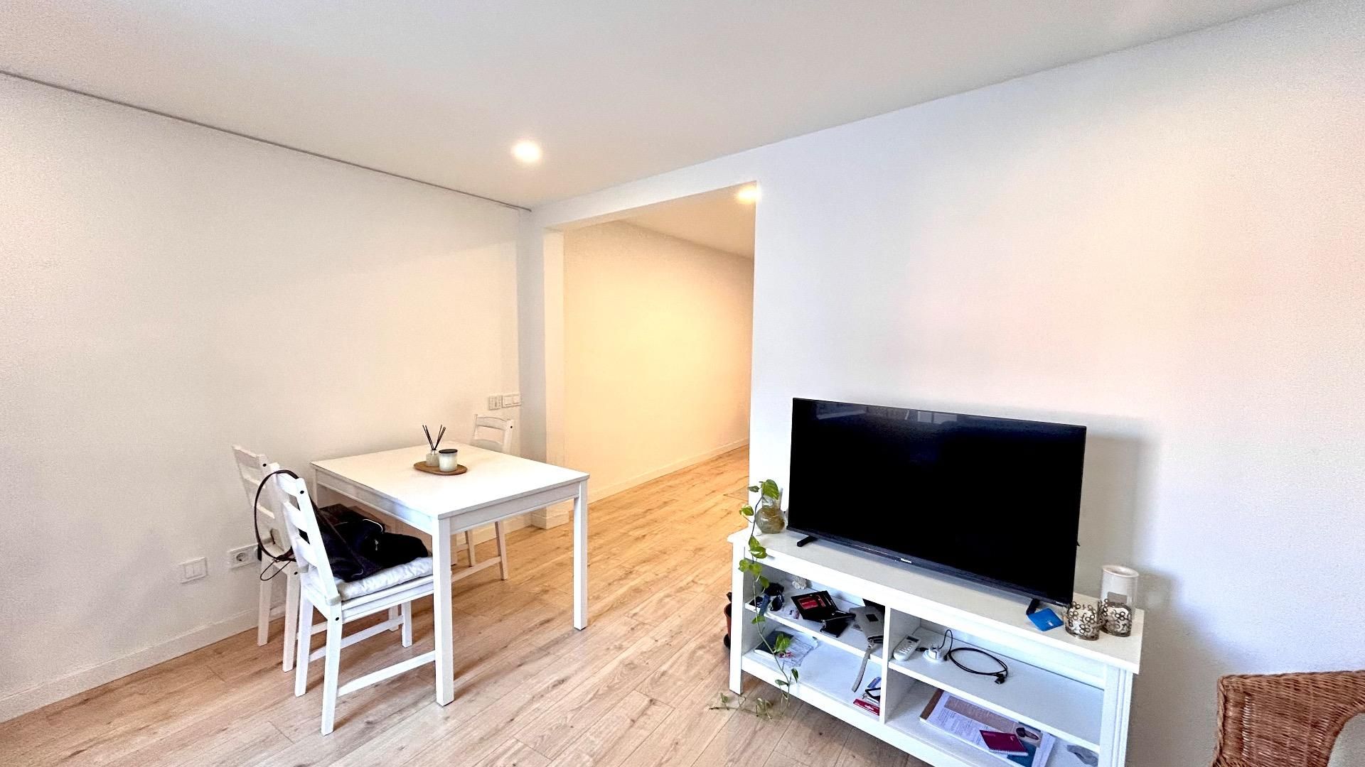 Living room of Flat for sale in  Barcelona Capital  with Air Conditioner, Heating and Parquet flooring
