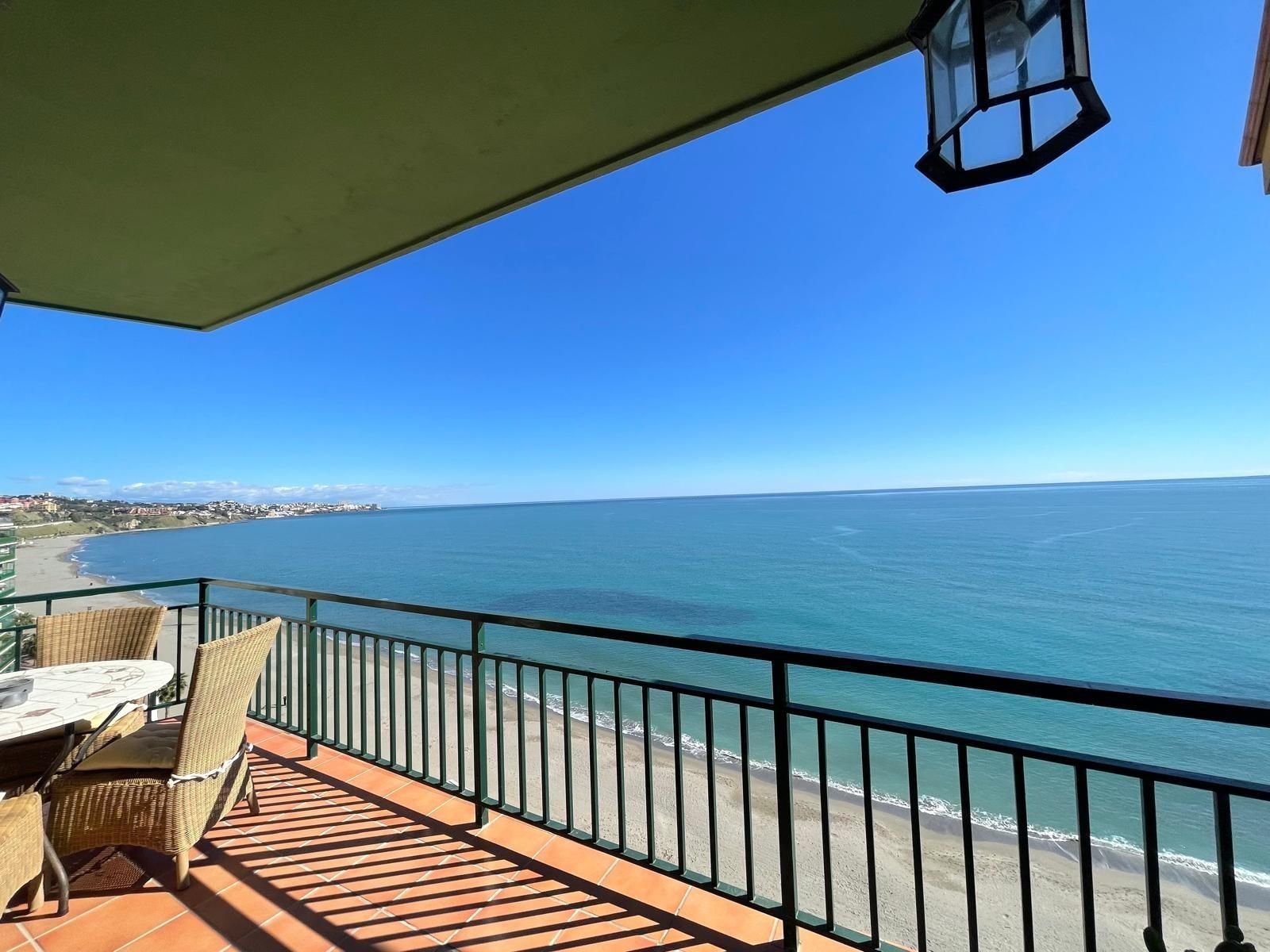 Dormitori de Apartament de lloguer en Fuengirola amb Aire condicionat i Terrassa