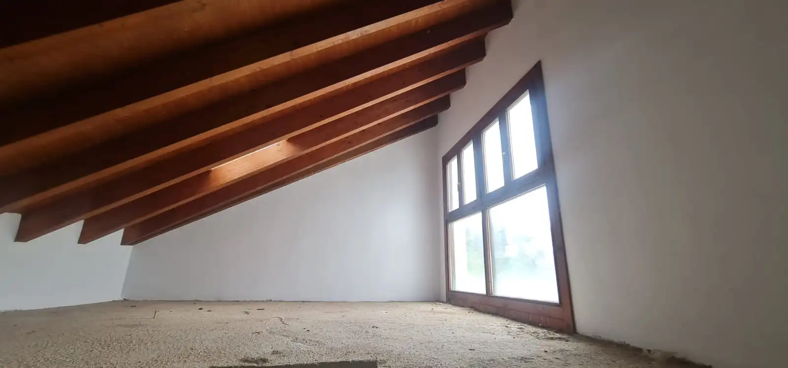 Maisonette zum Verkauf in Chóvar mit Ofen