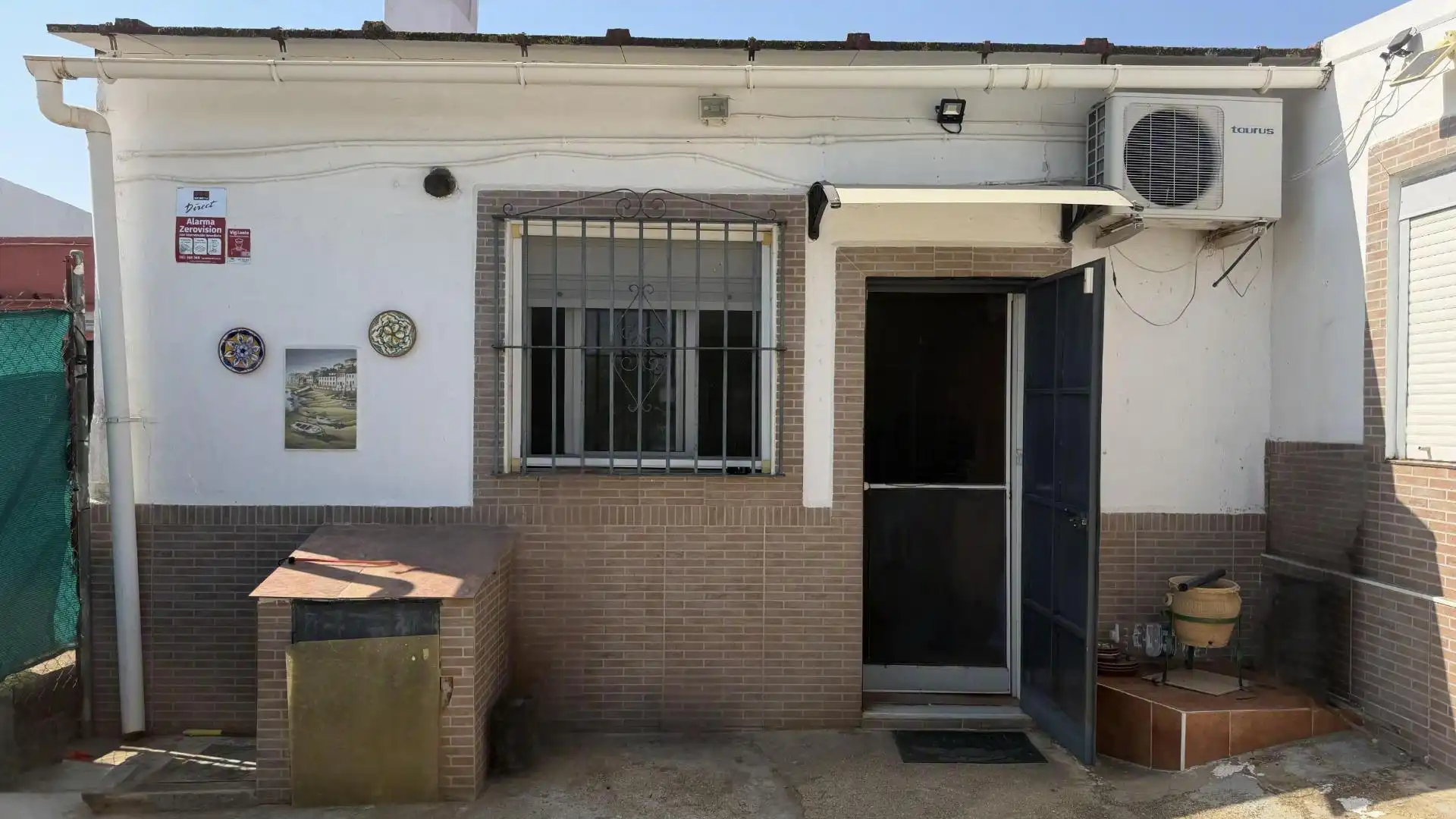 Exterior view of Country homes for sale in Gibraleón  with Air Conditioner, Heating and Terrace