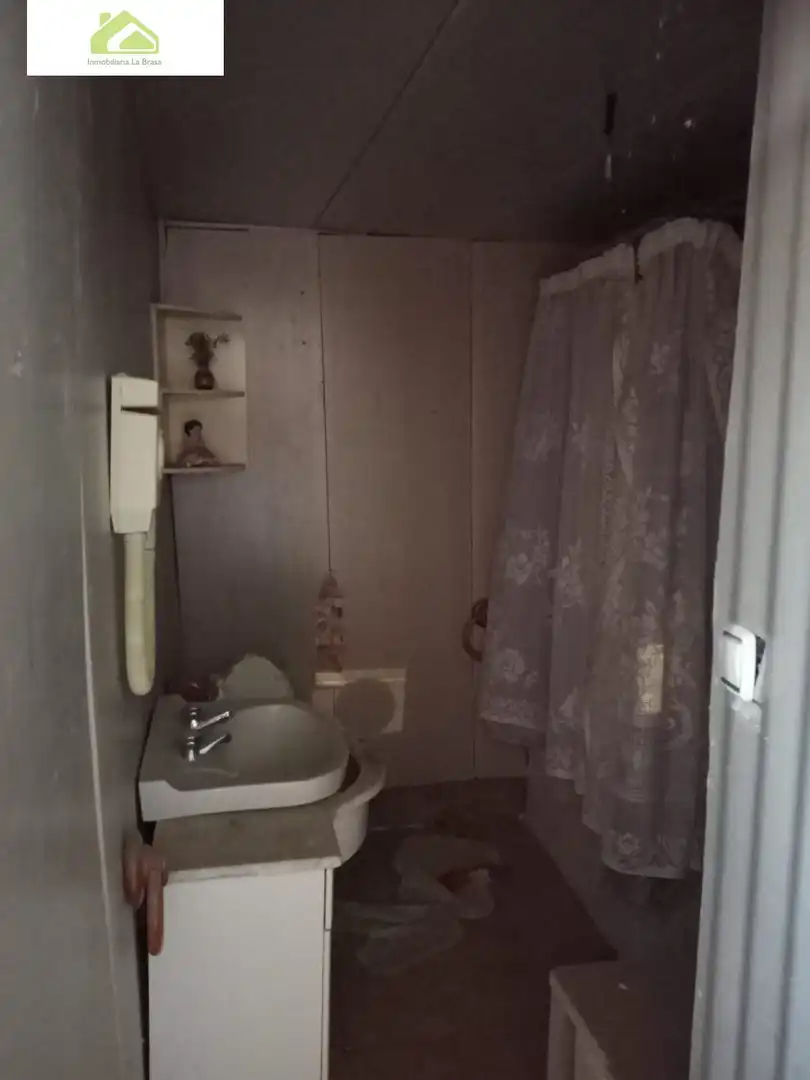Bathroom of Houses for sale in San Miguel de la Ribera