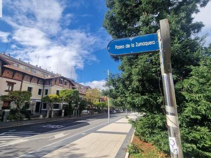 Außenansicht von Einfamilien-Reihenhaus zum verkauf in Vitoria - Gasteiz mit Terrasse und Balkon