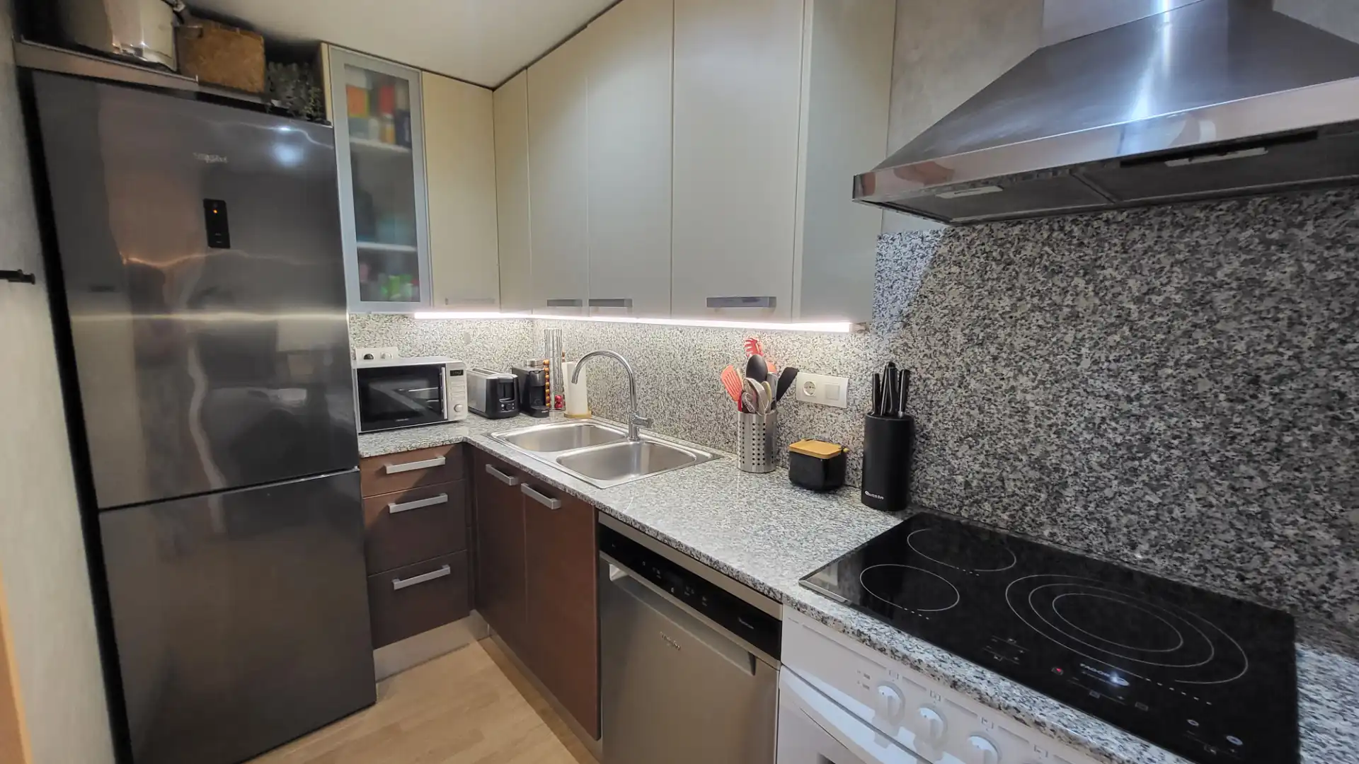 Cocina de Piso en venta en Cerdanyola del Vallès con Aire acondicionado, Calefacción y Parquet