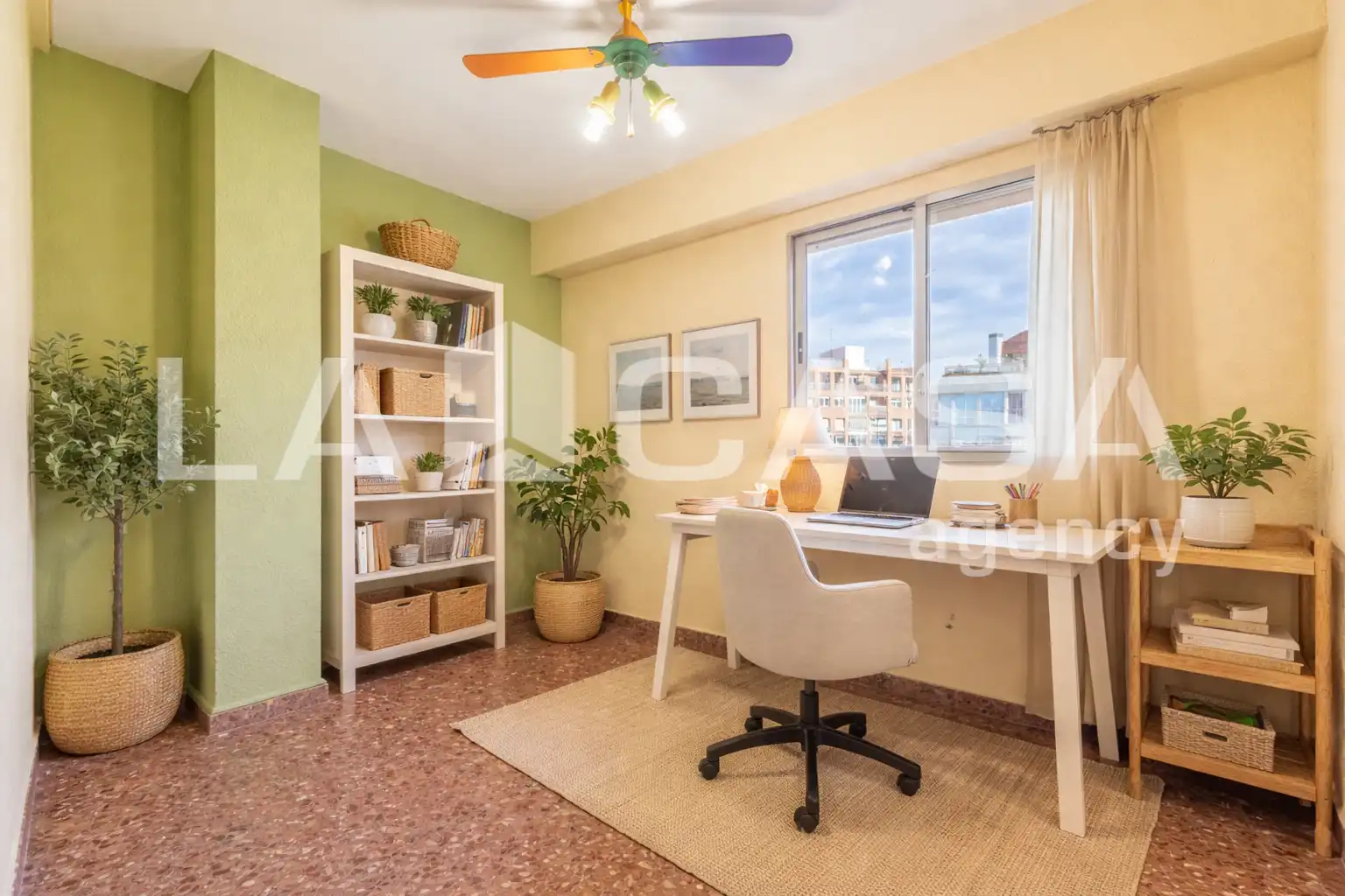 Habitación de Piso en venta en Valencia con Balcón