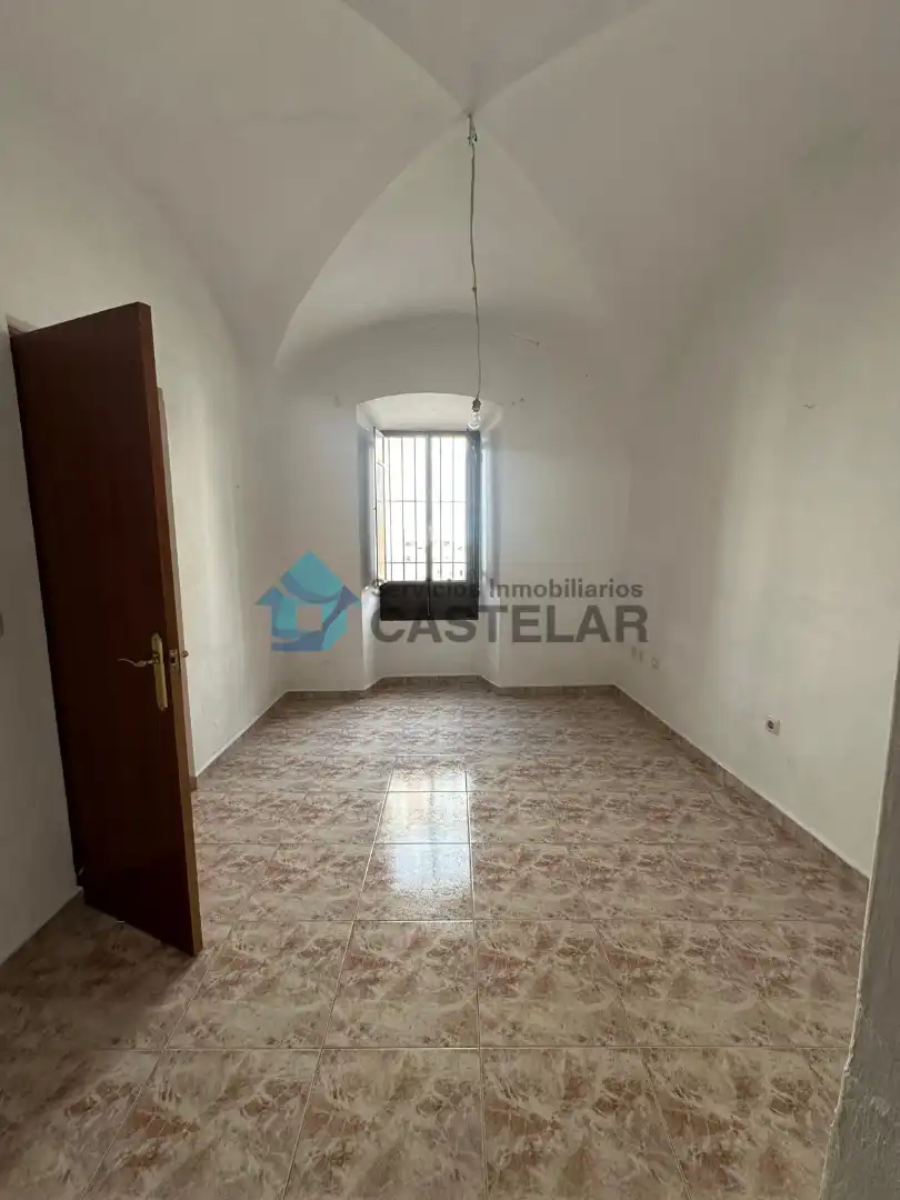 Casa adosada en venta en Oliva de la Frontera