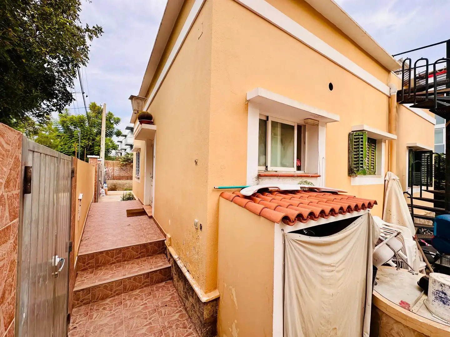 Vista exterior de Casa o xalet en venda en Eivissa amb Aire condicionat, Jardí privat i Terrassa