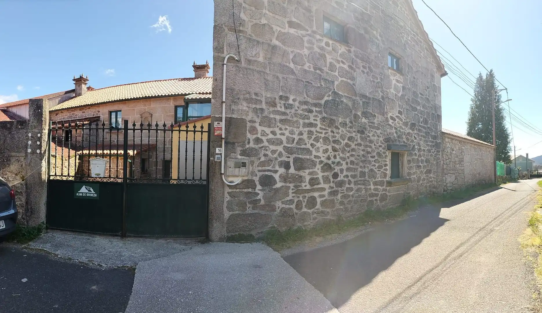 Vista exterior de Finca rústica en venda en Caldas de Reis amb Jardí privat, Terrassa i Traster