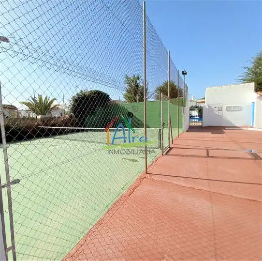 Vista exterior de Casa adosada en venta en Almonte con Aire acondicionado, Calefacción y Jardín privado