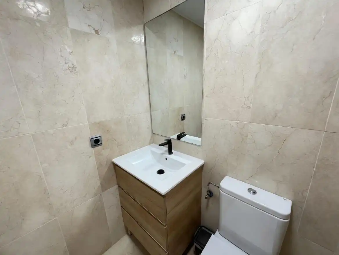 Baño de Apartamento en venta en Benalmádena con Aire acondicionado, Calefacción y Terraza