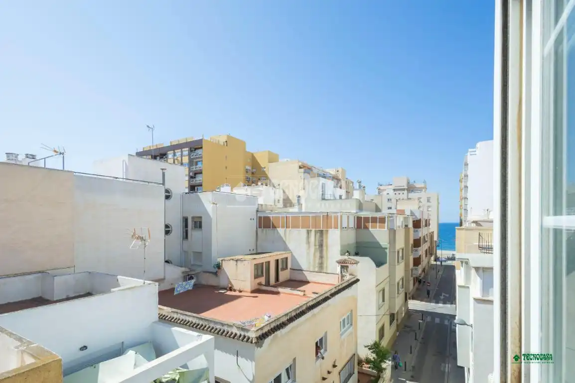 Vista exterior de Piso en venta en Almería con Terraza