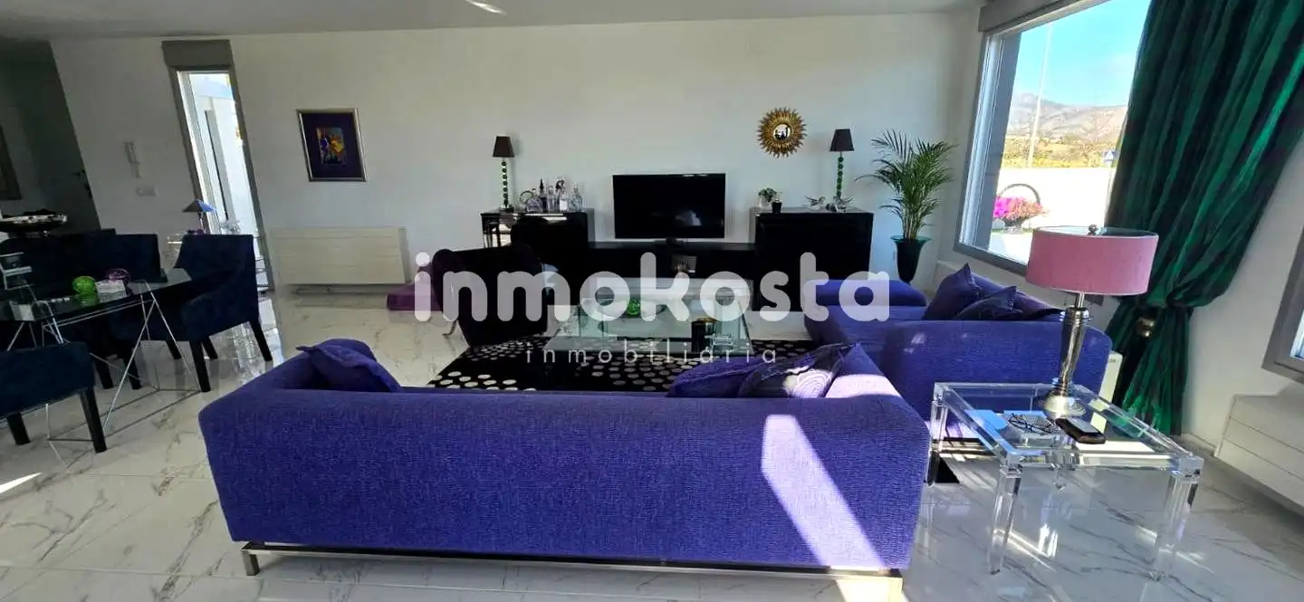 Sala d'estar de Casa o xalet en venda en Polop amb Aire condicionat, Calefacció i Jardí privat