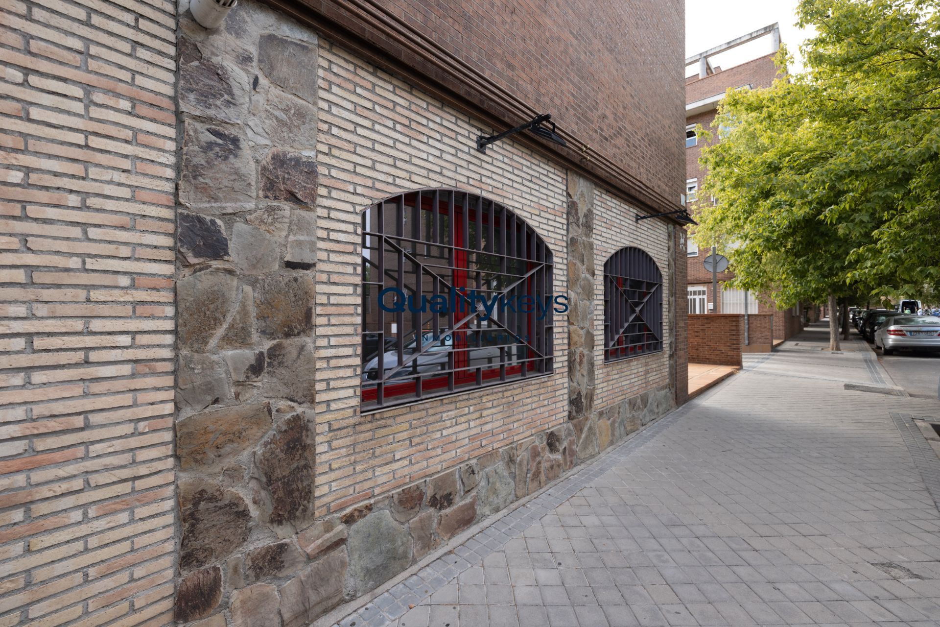Vista exterior de Local en venda en  Madrid Capital amb Aire condicionat, Calefacció i Parquet
