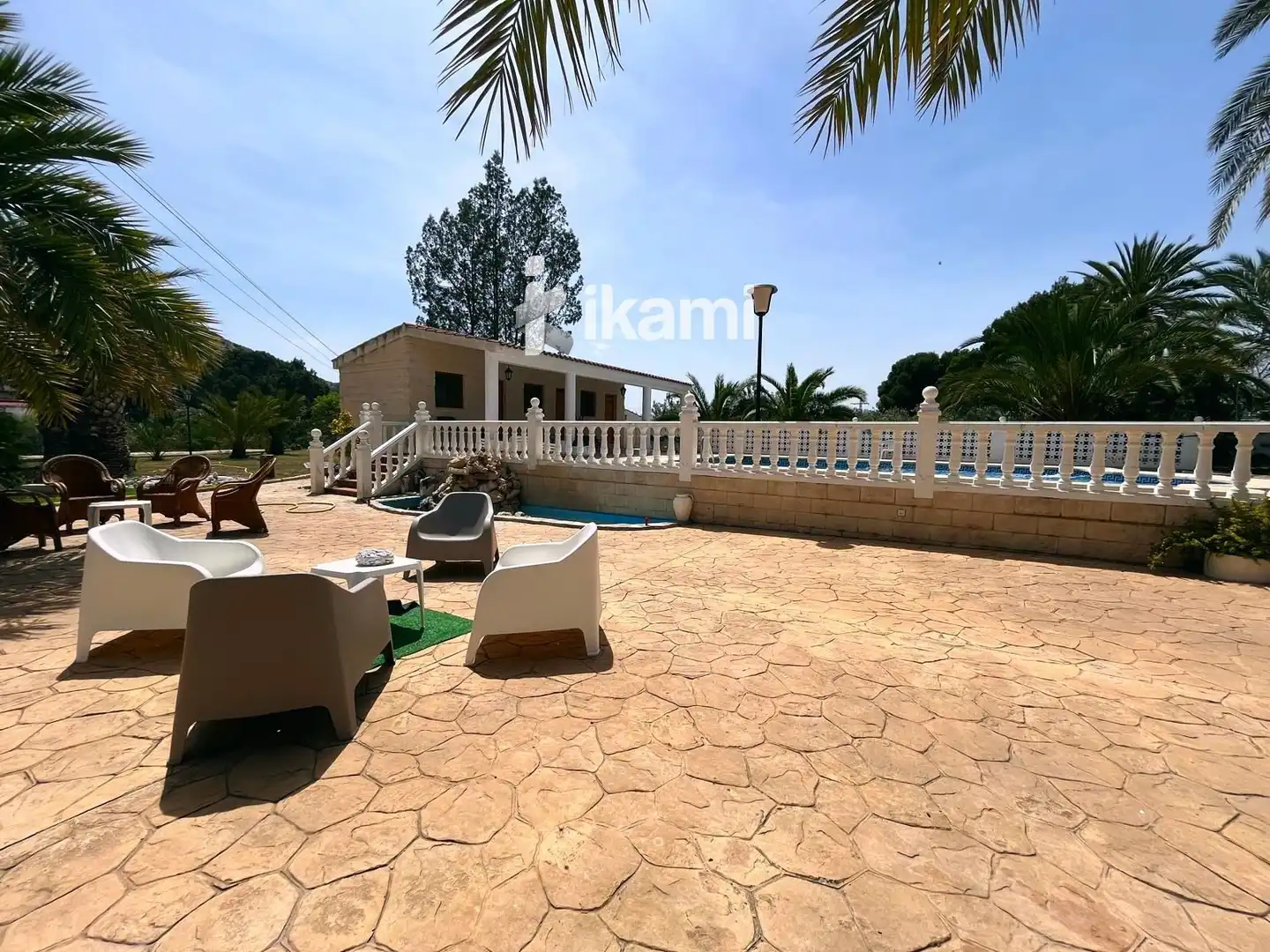 Vista exterior de Casa o chalet en venta en Elda con Calefacción, Trastero y Piscina