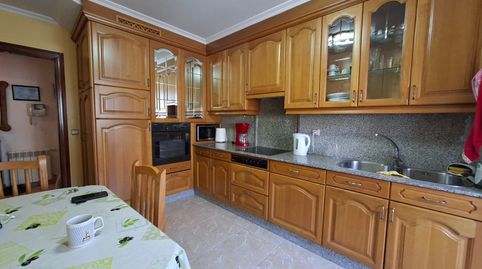 Foto 2 de Piso en venta en Rúa Murillo, Alto del Castaño, Narón