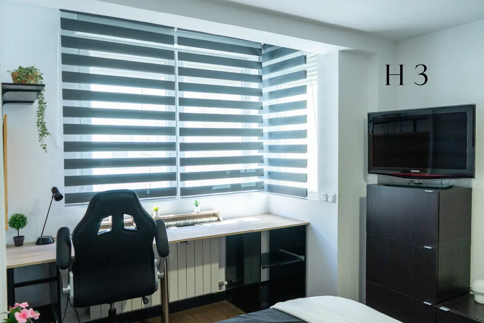 Bedroom of Flat for share in Zaragoza  with Air Conditioner, Heating and Private garden
