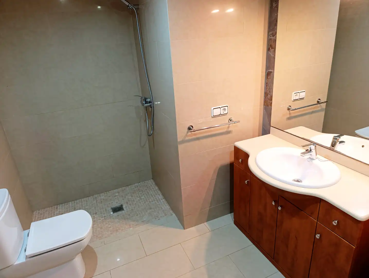 Bathroom of Duplexes for sale in Calella  with Air Conditioner, Heating and Terrace