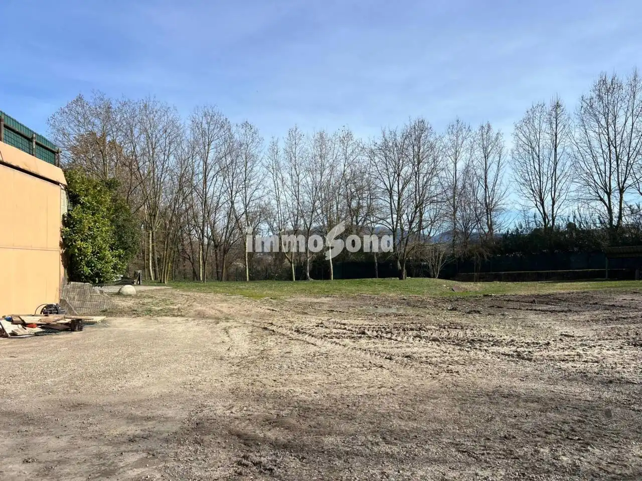 Fabrikhallen zur Miete in Tona