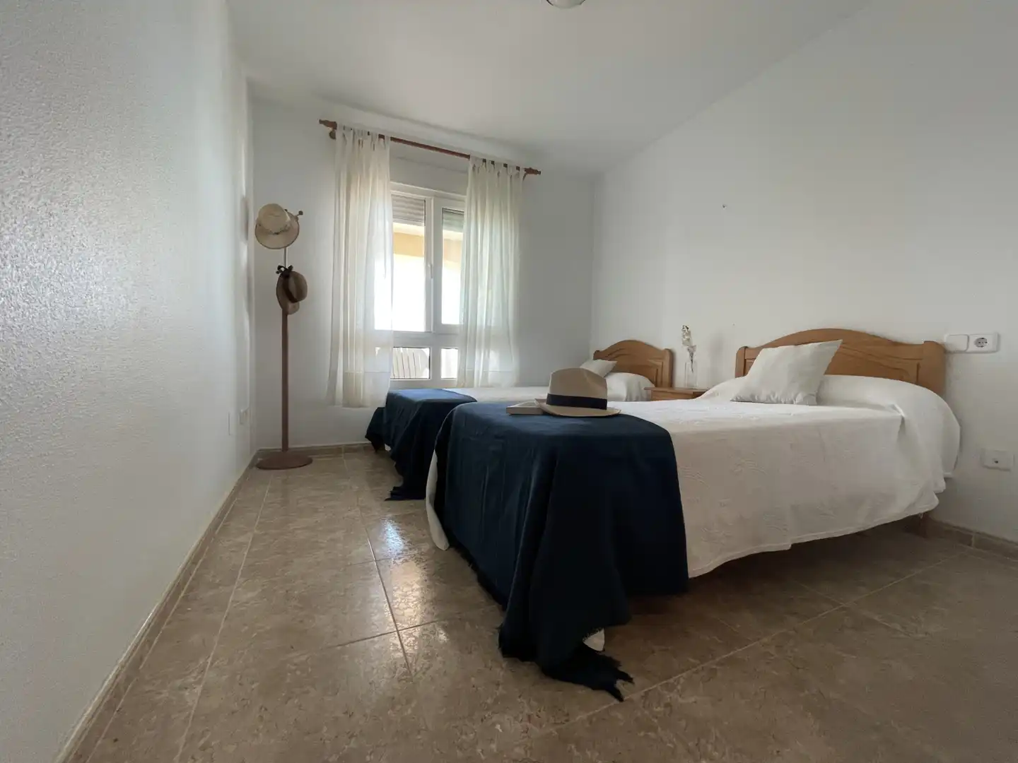 Schlafzimmer von Wohnung zum Verkauf in La Manga del Mar Menor mit Klimaanlage, Terrasse und Möbliert