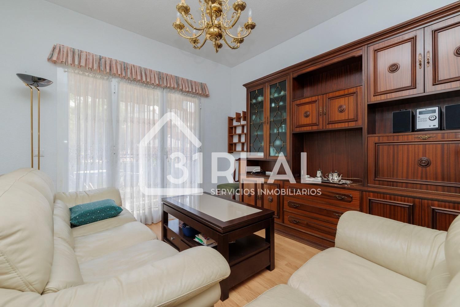 Sala d'estar de Pis en venda en  Madrid Capital amb Calefacció, Terrassa i Traster