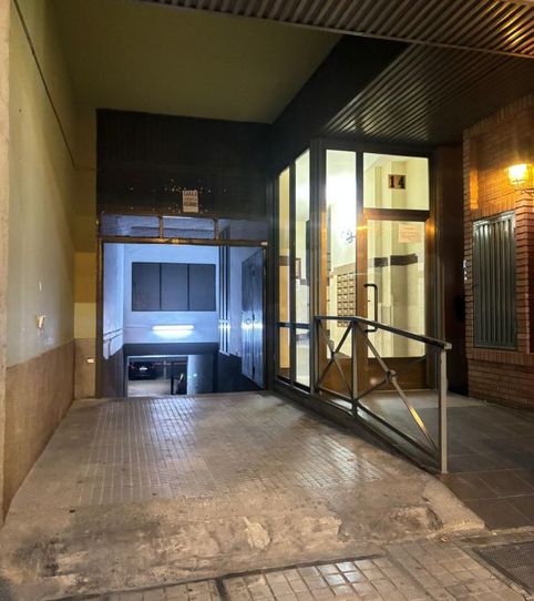 Foto 2 de Garaje de alquiler en Perpetuo Socorro, Huesca Capital