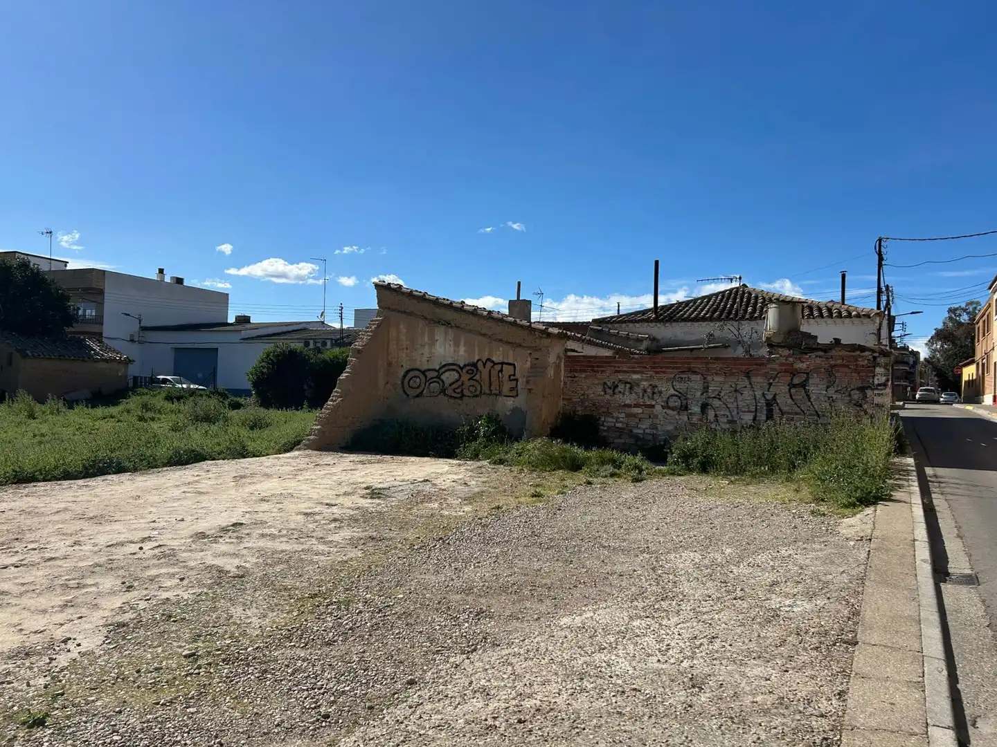 Houses for sale in Utebo  with Private garden and Storage room