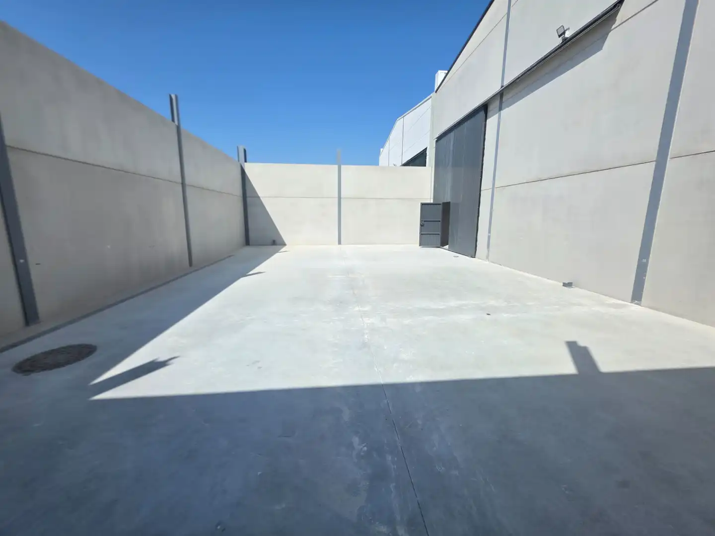 Nave industrial de alquiler en La Zubia